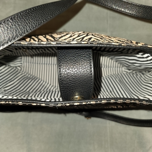 NWOT JustFab Large Tote Bag Black/Tan - Picture 4 of 8